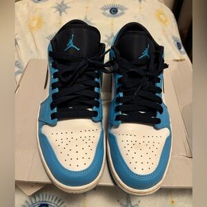 Nike Men's Blue and White Sneakers